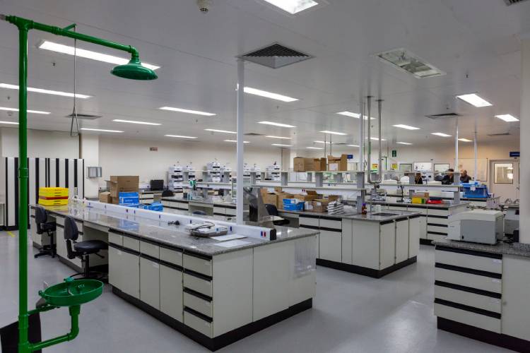 Área interna da Fundação para o Remédio Popular “Chopin Tavares de Lima” (FURP)