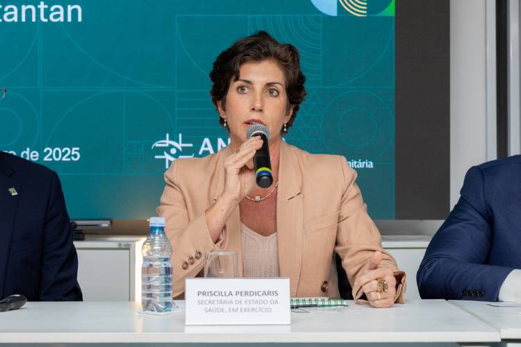 Priscila Pericardis durante o anúncio da aprovação da Butantan-DV pela Anvisa