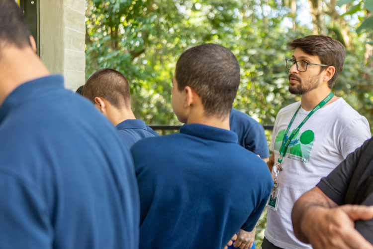 Adolescentes questionam do que se tratava estrutura óssea exposta em sala de anatomia do LEEv
