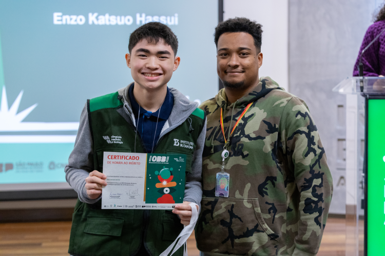O estudante Enzo Katsuo Hassui, do Colégio Etapa, também conseguiu se classificar para a IBO