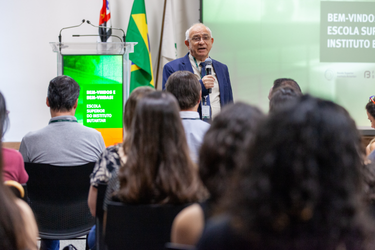 Aula em auditório do Instituto Butantan