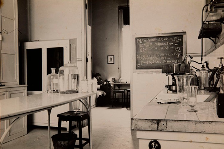 Interior de laboratório do Instituto Butantan