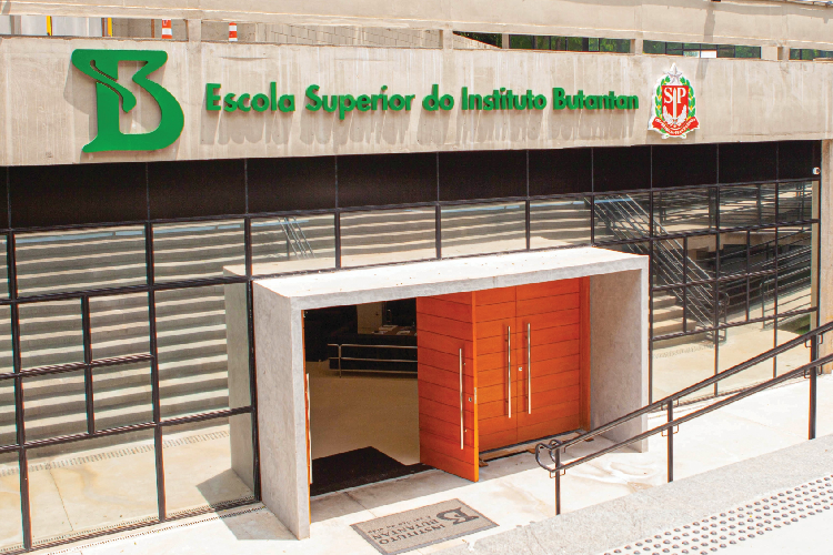 Fachada da ESIB