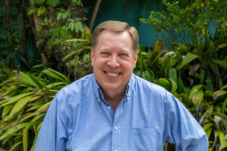 Pesquisador do NIH Stephen Whitehead