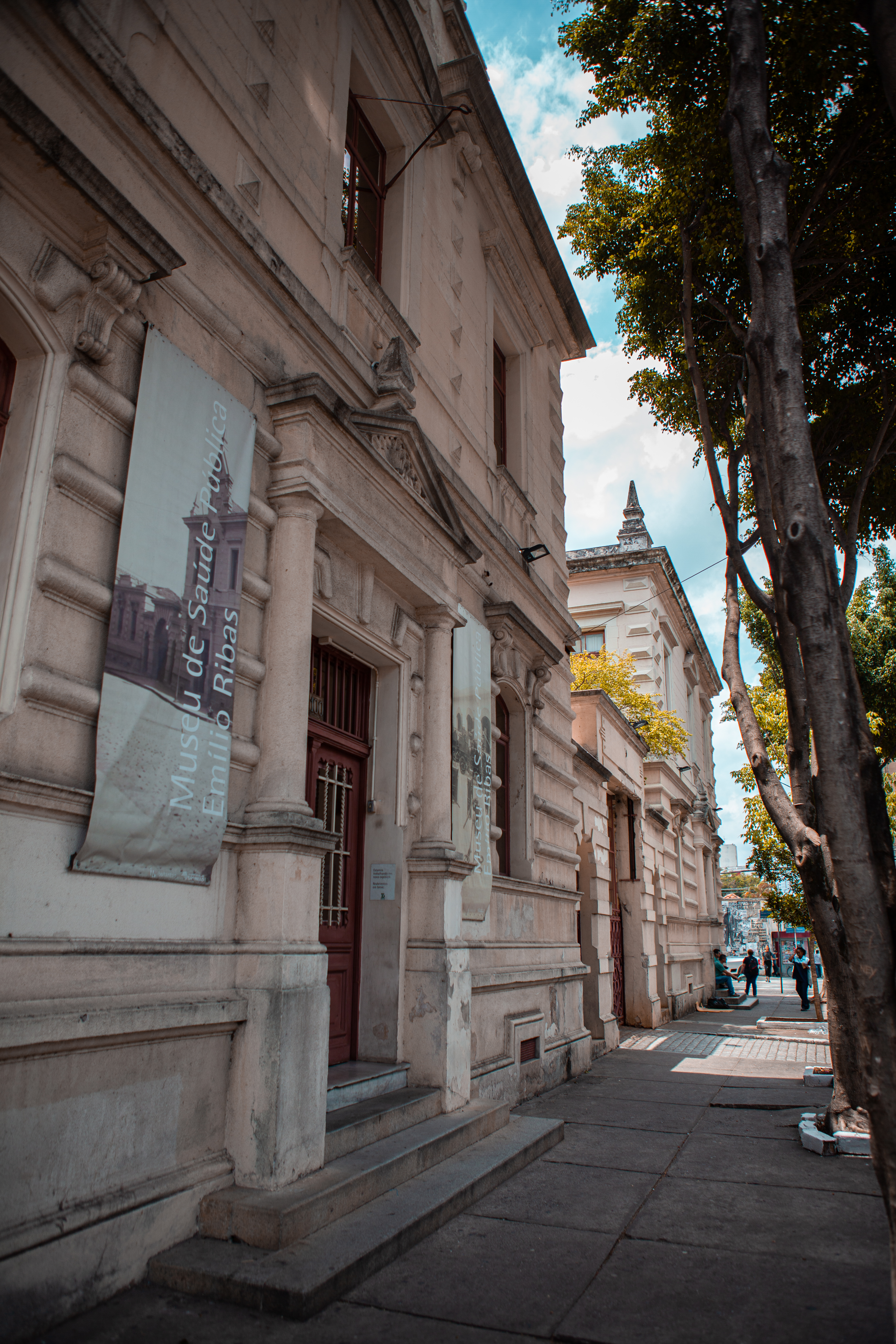 Garotos empolgados, orgulho da professora: cidade do Uruguai