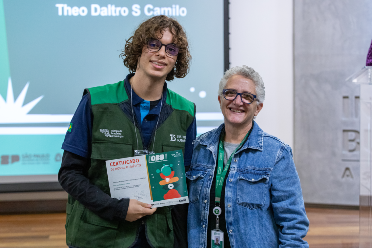 O estudante Theo Daltro Santos Camilo, do Colégio Etapa, completa a lista de classificados para a OIAB